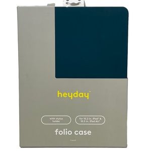 NWT. heyday Apple folio case